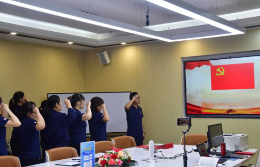 忆初心，，，，，守党纪，，，，，赶考路上勇毅行
